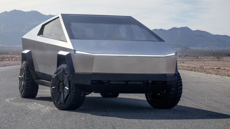 Datei:Ravyn Darkholme - Auto.jpg