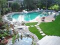 Swimming Pool mit Teich
