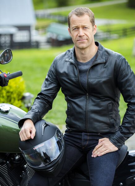 Datei:Chris Logan (Earth-000053).jpg
