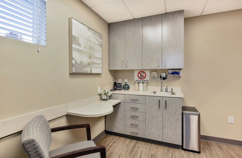 Datei:Aleksys Doctor Office 10.jpg