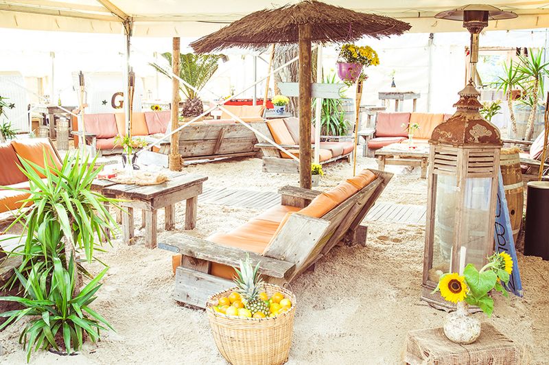 Datei:Milkys Beachbar (Outcast Haven) 2.jpg
